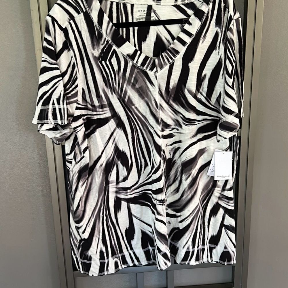 NWT Westbound woman black and white print cotton Modell short sleeve top tunic s